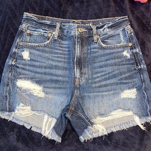 American Eagle 90s boyfriend shorts